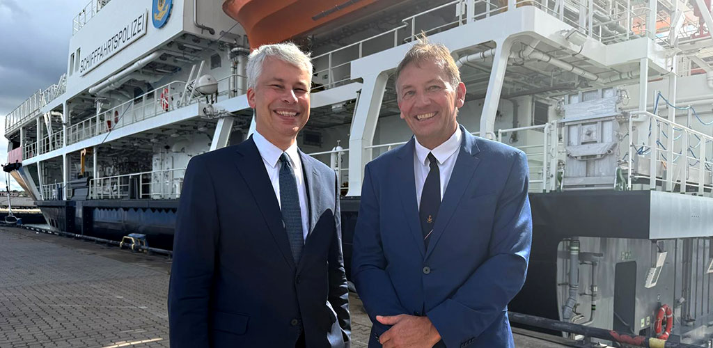 Am Montag, dem 10. August, besuchte Verkehrsminister Bilger das Mehrzweckschiff „Scharhörn“ an seinem Liegeplatz in Kiel.